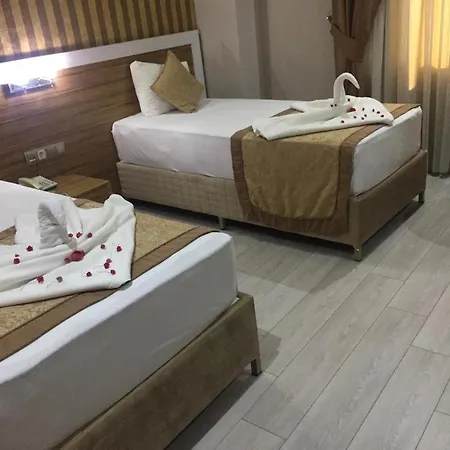 Hotel Golden King 4*