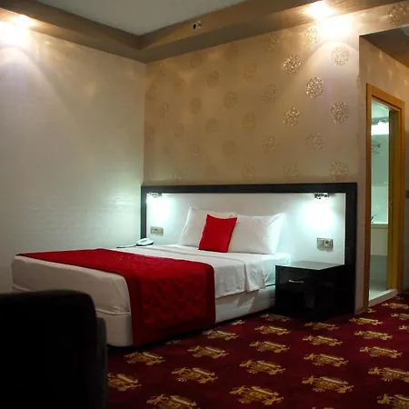Hotel Golden King 4*