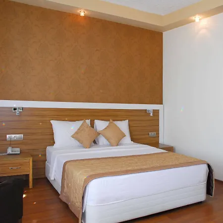 Hotel Golden King 4*