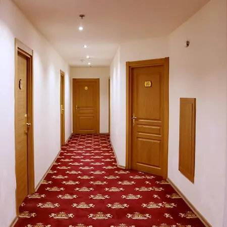 Отель Golden King